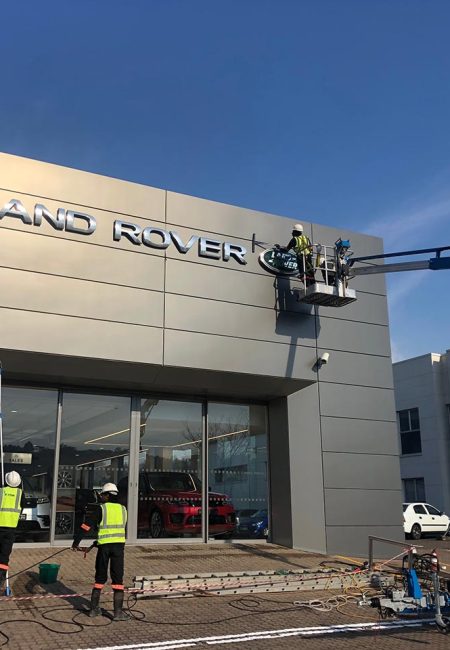 Dealership Shopfront Cleaning2