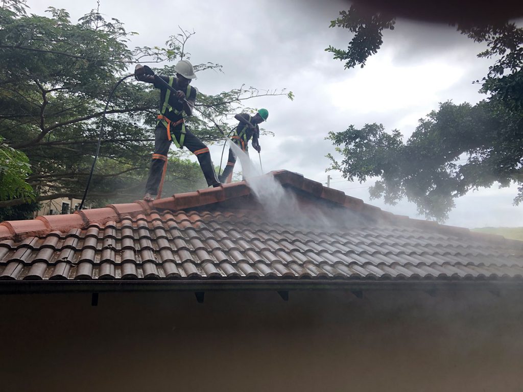 Pressure Cleaning Roof Tiles Xtreme Cleaning Solutions