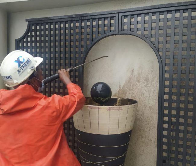 Pressure Cleaning Walls and Paving by X-treme Cleaning