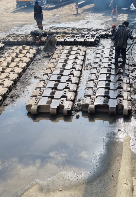 Heavy Machine Cleaning