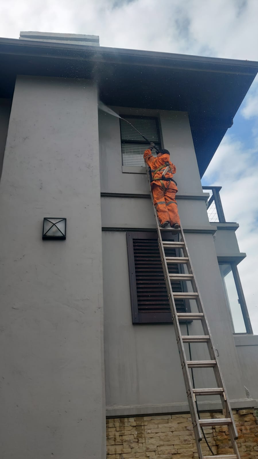 Exterior building clean at height